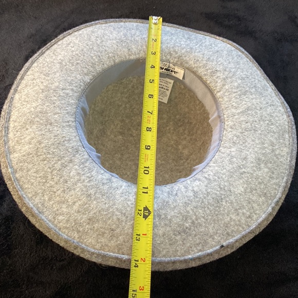 Women’s Grey Winter Hat - Picture 5 of 5